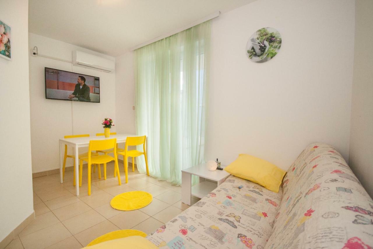 New Lovorka 7 Apt. 4+1 In Baska  Bagian luar foto